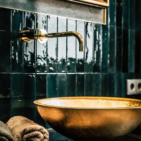 Boutique Old School Апартаменты Зёлль