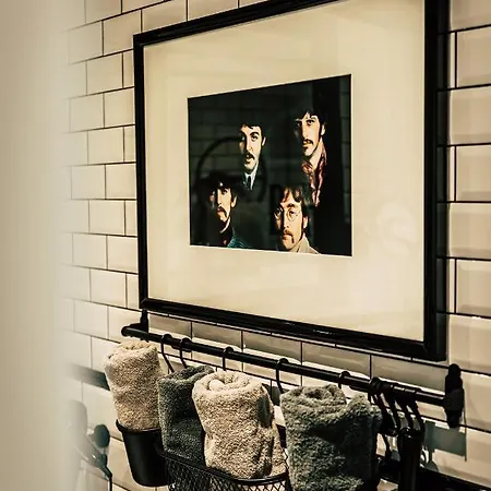 Boutique Old School Зёлль