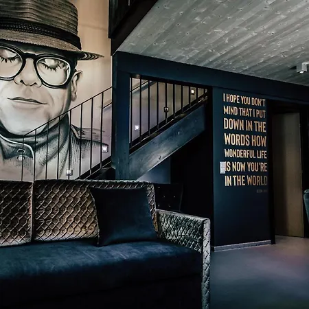 Boutique Old School * Зёлль